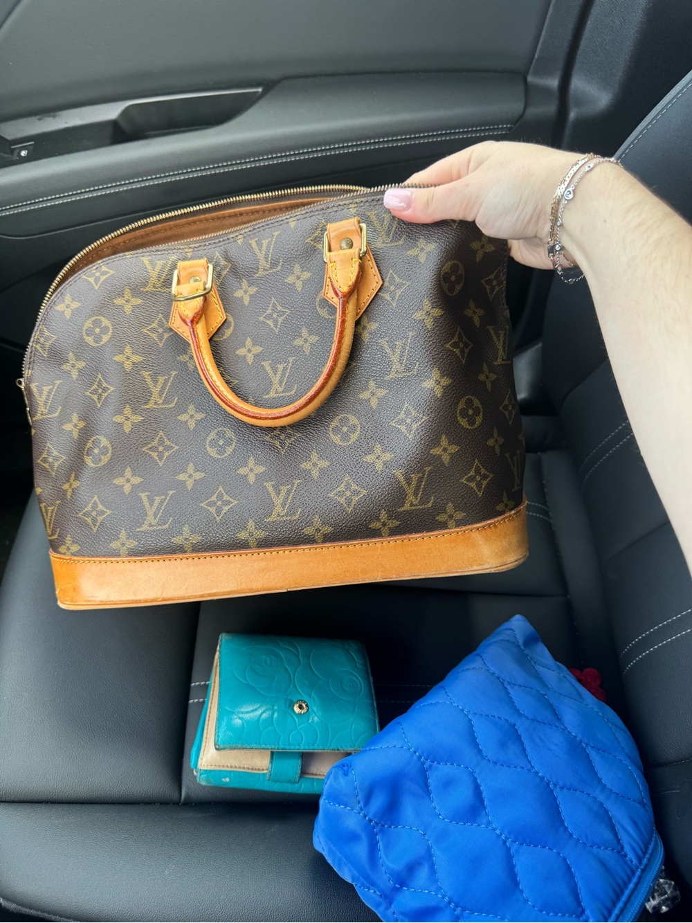 Louis Vuitton Monogram Canvas Alama Medium Bag in Brown and Tan - Picture 3 of 9